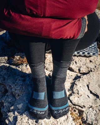 Je ti na zimních vycházkách pořád zima?🎄 U nás najdeš krásně sestavené dárkové balíčky, ale i samostatné ponožky a můžeš...